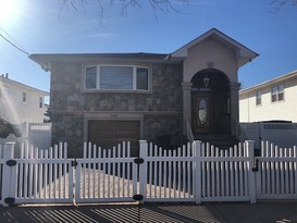 Home for Pre-foreclosure / auction Oakwood Beach, Staten Island