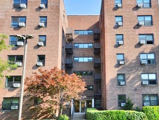 Condo for Sale Oakland Gardens, Queens