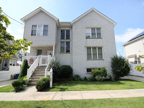 Single-family for Sale New Dorp Beach, Staten Island