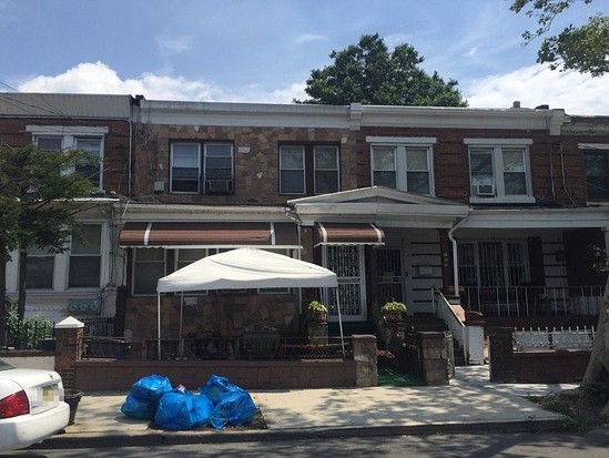 Single-family for Pre-foreclosure / auction East New York, Brooklyn