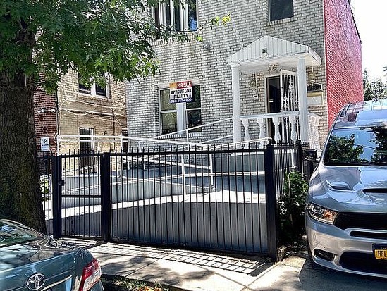 Multi-family for Sale Williamsbridge, Bronx