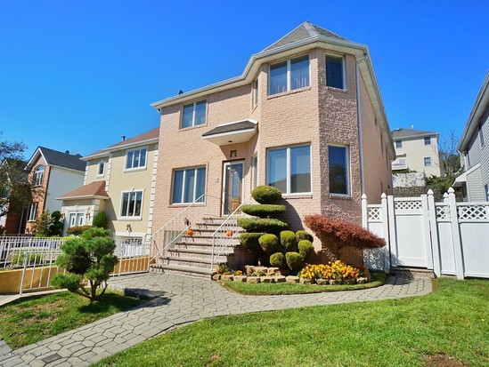 Single-family for Sale Silver Lake, Staten Island