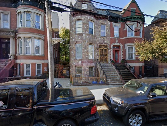 Multi-family for Pre-foreclosure / auction Woodstock, Bronx