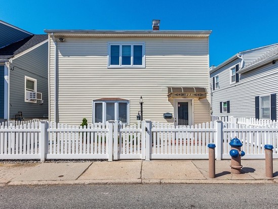 Single-family for Sale Gerritsen Beach, Brooklyn