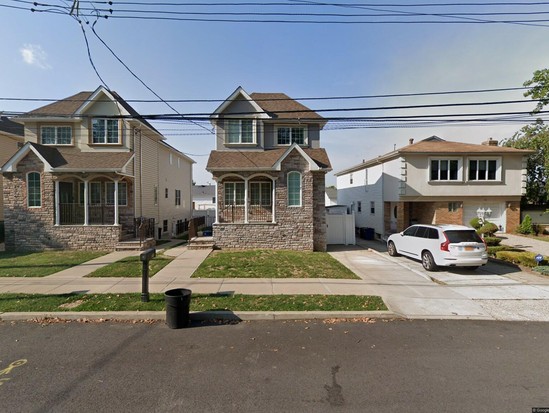 Multi-family for Pre-foreclosure Eltingville, Staten Island