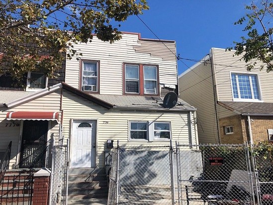 Single-family for Pre-foreclosure / auction East New York, Brooklyn