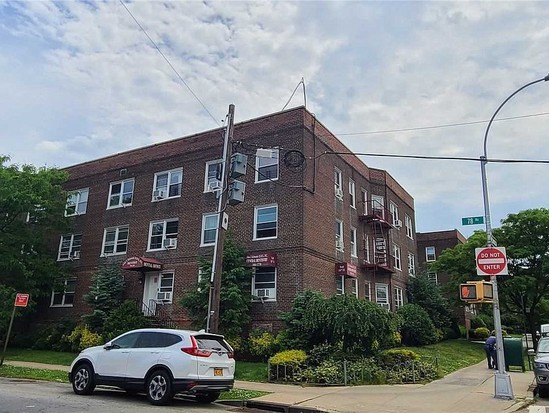 Condo for Sale Kew Gardens Hills, Queens