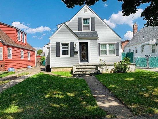 Single-family for Sale Floral Park, Queens