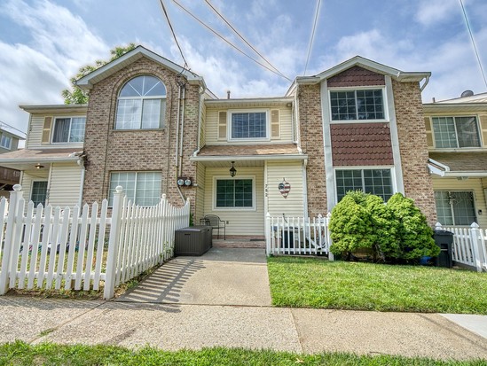 Townhouse for Sale Willowbrook, Staten Island