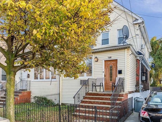 Single-family for Sale Far Rockaway, Queens