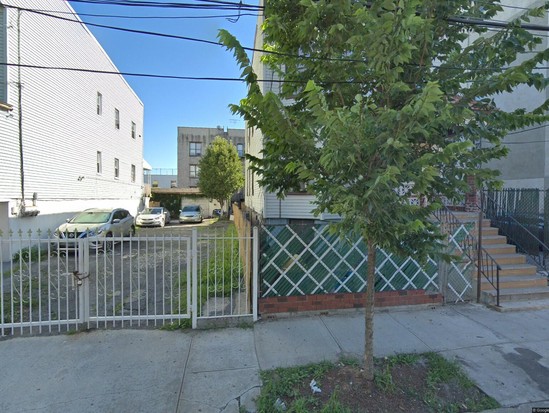 Multi-family for Pre-foreclosure East Tremont, Bronx