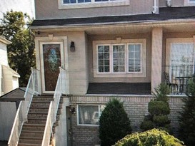 Home for Pre-foreclosure / auction Rossville, Staten Island