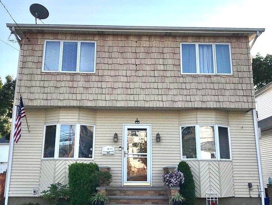 Single-family for Sale Dongan Hills, Staten Island