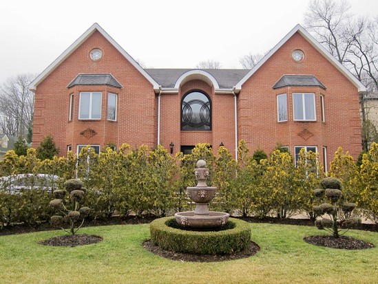 Single-family for Sale Todt Hill, Staten Island