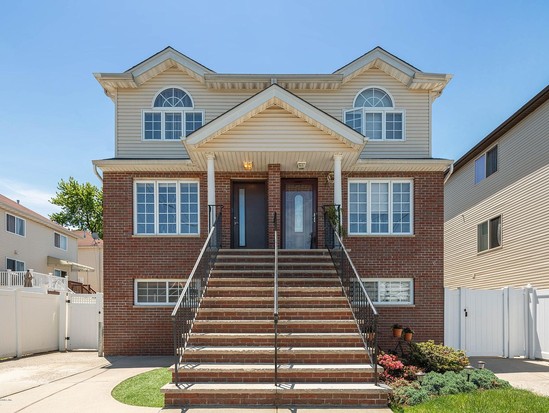 Single-family for Sale Midland Beach, Staten Island