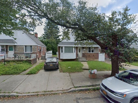 Single-family for Sale Floral Park, Queens