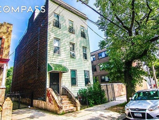 Townhouse for Pre-foreclosure Brownsville, Brooklyn