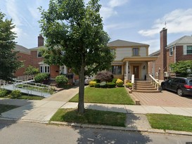 Home for Pre-foreclosure Jamaica Estates, Queens