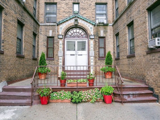 Condo for Sale East Tremont, Bronx