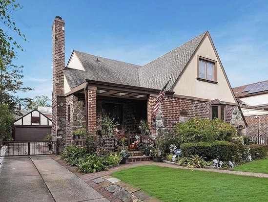 Single-family for Sale Jamaica Estates, Queens