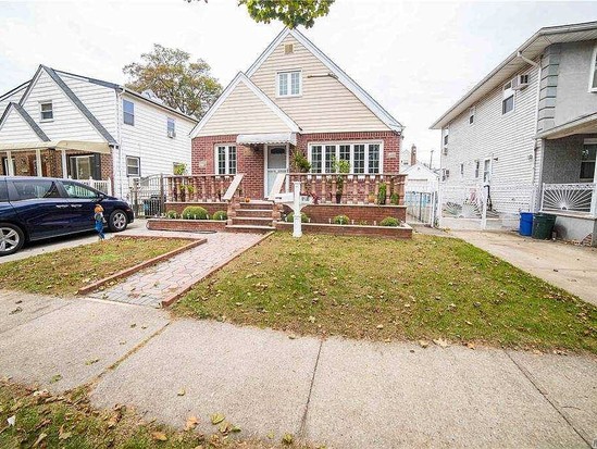 Single-family for Sale Floral Park, Queens