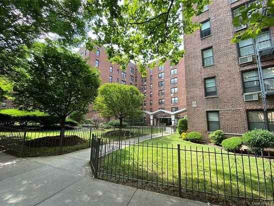 Condo for Sale Williamsbridge, Bronx