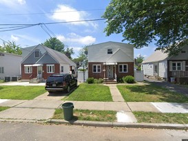 Home for Pre-foreclosure / auction Floral Park, Queens