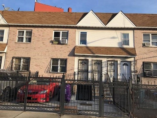 Single-family for Pre-foreclosure / auction Crotona Park East, Bronx