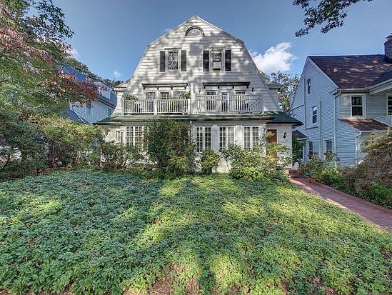 Single-family for Sale Kew Gardens, Queens