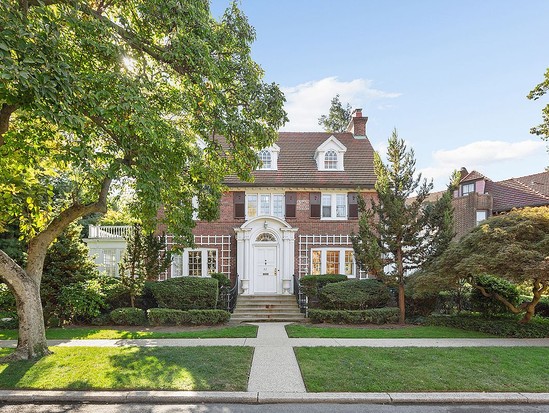 Single-family for Sale Forest Hills, Queens