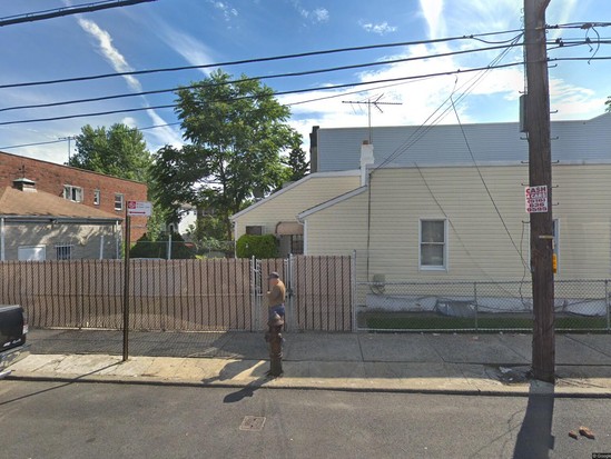 Multi-family for Pre-foreclosure Canarsie, Brooklyn