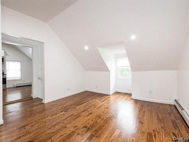 Home for Sale Throggs Neck, Bronx