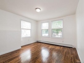 Home for Sale Throggs Neck, Bronx