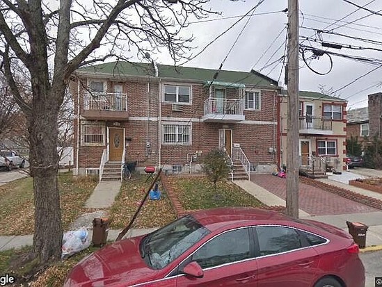 Single-family for Pre-foreclosure / auction Jamaica Hills, Queens