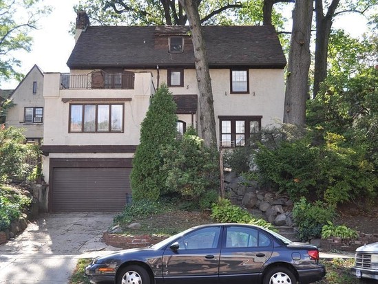 Single-family for Sale Kew Gardens, Queens