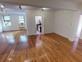 Home for Sale Briarwood, Queens