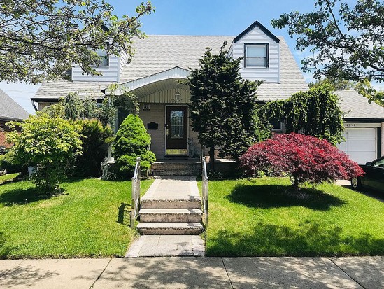 Single-family for Sale Bellerose, Queens