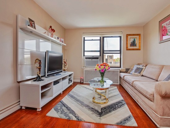 Condo for Sale Woodhaven, Queens