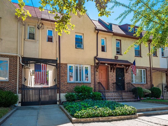 Single-family for Sale Dyker Heights, Brooklyn