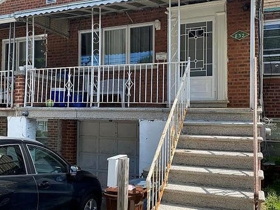 Single-family for Sale Throggs Neck, Bronx