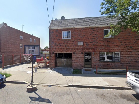 Single-family for Pre-foreclosure / auction Canarsie, Brooklyn