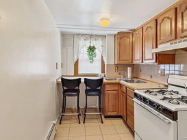 Home for Sale Throggs Neck, Bronx