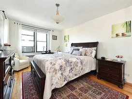 Home for Sale Briarwood, Queens