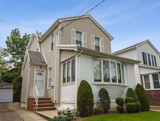 Single-family for Sale Fort Hamilton, Brooklyn