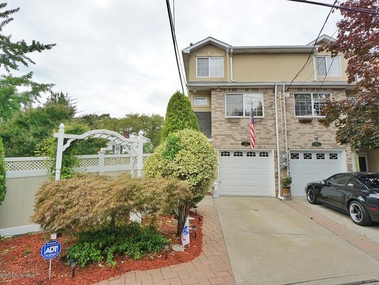 Single-family for Sale Arrochar, Staten Island