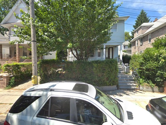 Multi-family for Pre-foreclosure Woodhaven, Queens