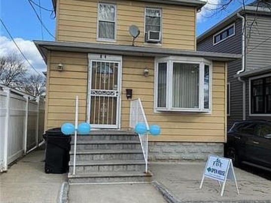 Single-family for Pre-foreclosure / auction Throggs Neck, Bronx