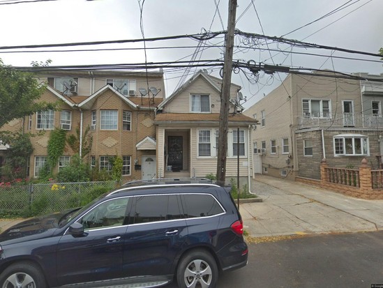 Multi-family for Pre-foreclosure Kew Gardens, Queens