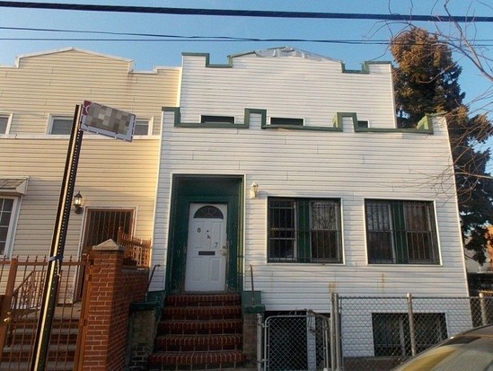 Single-family for Pre-foreclosure / auction East New York, Brooklyn