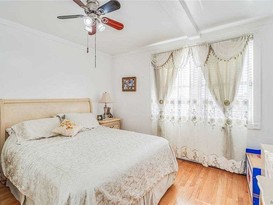 Home for Sale Briarwood, Queens